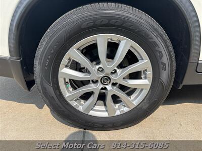 2018 Nissan Rogue SV - Photo 13 - Erie, PA 16505