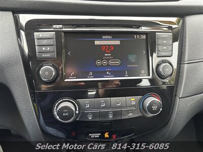 2018 Nissan Rogue AWD - Photo 14 - Erie, PA 16505