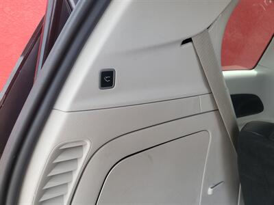 2023 Chrysler Pacifica Plug-In Hybrid Touring L   - Photo 5 - Albuquerque, NM 87107