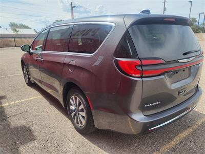 2023 Chrysler Pacifica Plug-In Hybrid Touring L   - Photo 6 - Albuquerque, NM 87107