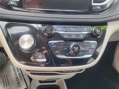 2023 Chrysler Pacifica Plug-In Hybrid Touring L   - Photo 19 - Albuquerque, NM 87107