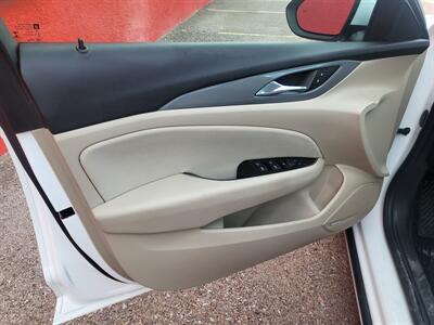 2019 Buick Regal Sportback Preferred   - Photo 13 - Albuquerque, NM 87107