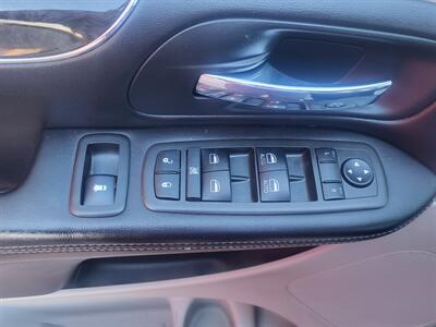2013 Chrysler Town & Country Touring   - Photo 17 - Albuquerque, NM 87107
