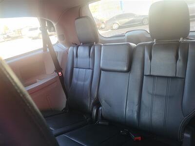 2013 Chrysler Town & Country Touring   - Photo 10 - Albuquerque, NM 87107