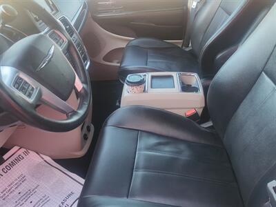 2013 Chrysler Town & Country Touring   - Photo 14 - Albuquerque, NM 87107