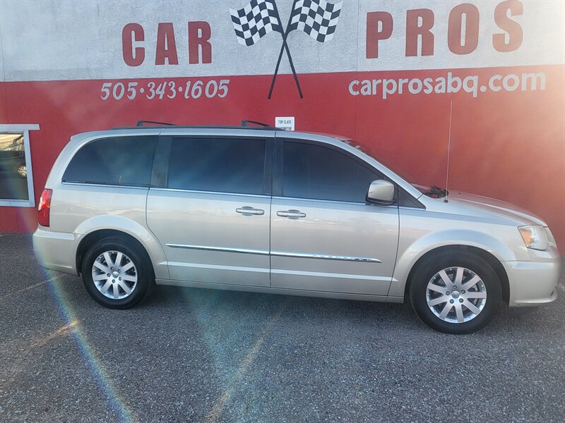 2013 Chrysler Town & Country Touring  