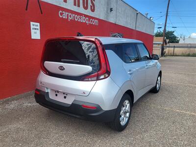 2021 Kia Soul LX   - Photo 2 - Albuquerque, NM 87107