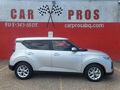 2021 Kia Soul LX   - Photo 1 - Albuquerque, NM 87107