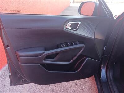 2020 Kia Soul LX   - Photo 15 - Albuquerque, NM 87107