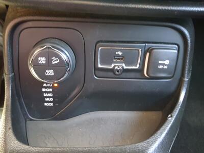 2015 Jeep Renegade Trailhawk - Photo 13 - Albuquerque, NM 87107
