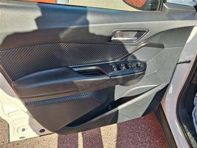 2018 Toyota C-HR XLE   - Photo 15 - Albuquerque, NM 87107