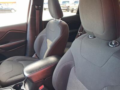 2019 Jeep Cherokee Latitude - Photo 12 - Albuquerque, NM 87107