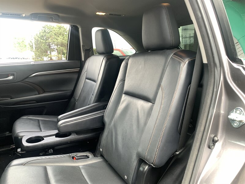 2015 Toyota Highlander Limited - Photo 19 - Palatine, IL 60074