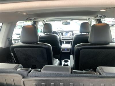 2015 Toyota Highlander Limited - Photo 9 - Palatine, IL 60074