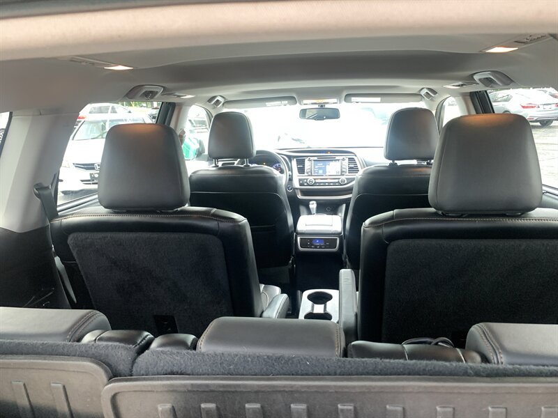 2015 Toyota Highlander Limited - Photo 9 - Palatine, IL 60074