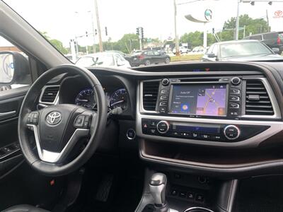 2015 Toyota Highlander Limited - Photo 14 - Palatine, IL 60074