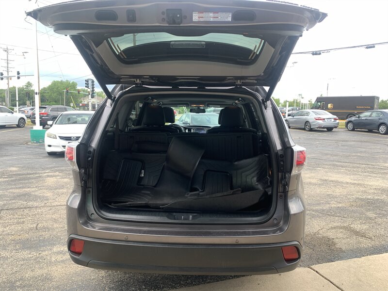 2015 Toyota Highlander Limited - Photo 8 - Palatine, IL 60074