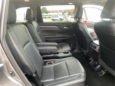 2015 Toyota Highlander Limited - Photo 15 - Palatine, IL 60074