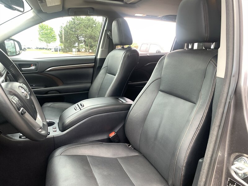 2015 Toyota Highlander Limited - Photo 18 - Palatine, IL 60074