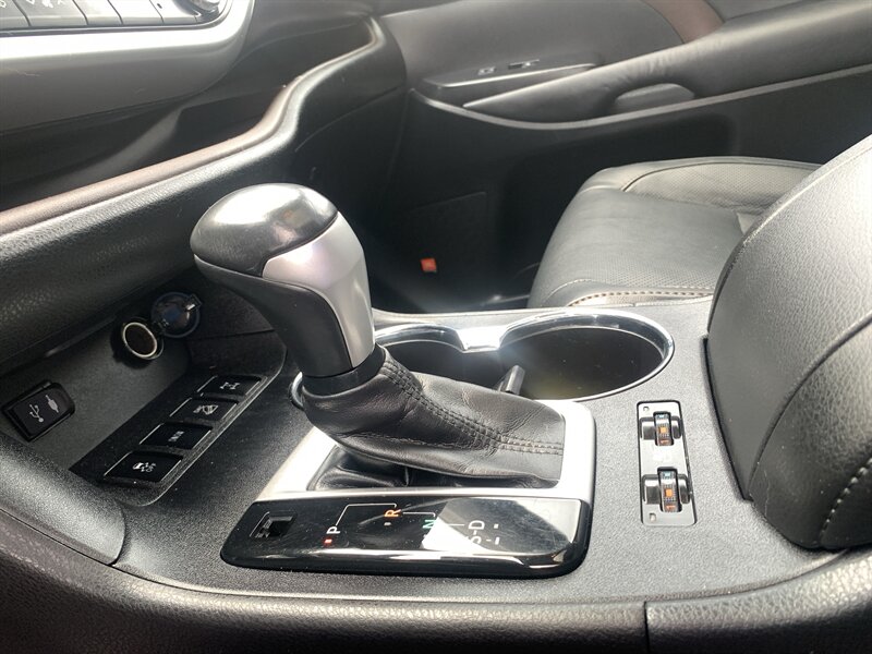 2015 Toyota Highlander Limited - Photo 27 - Palatine, IL 60074