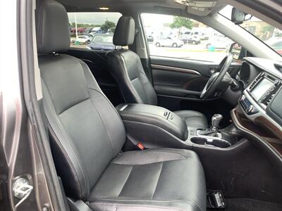 2015 Toyota Highlander Limited - Photo 12 - Palatine, IL 60074