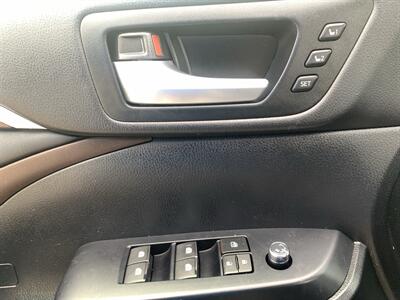 2015 Toyota Highlander Limited - Photo 17 - Palatine, IL 60074