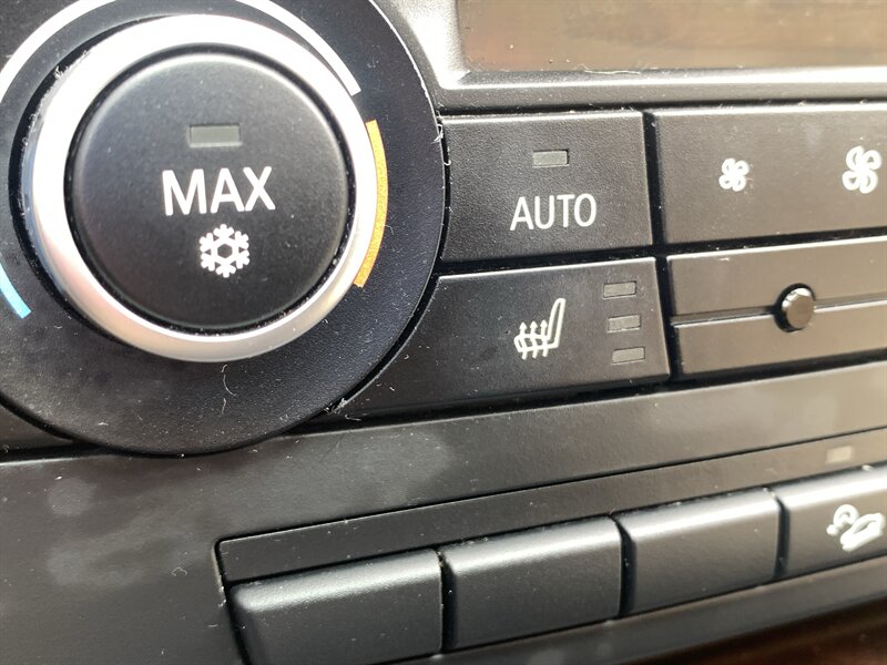 2011 BMW 3 Series 328i xDrive - Photo 28 - Palatine, IL 60074