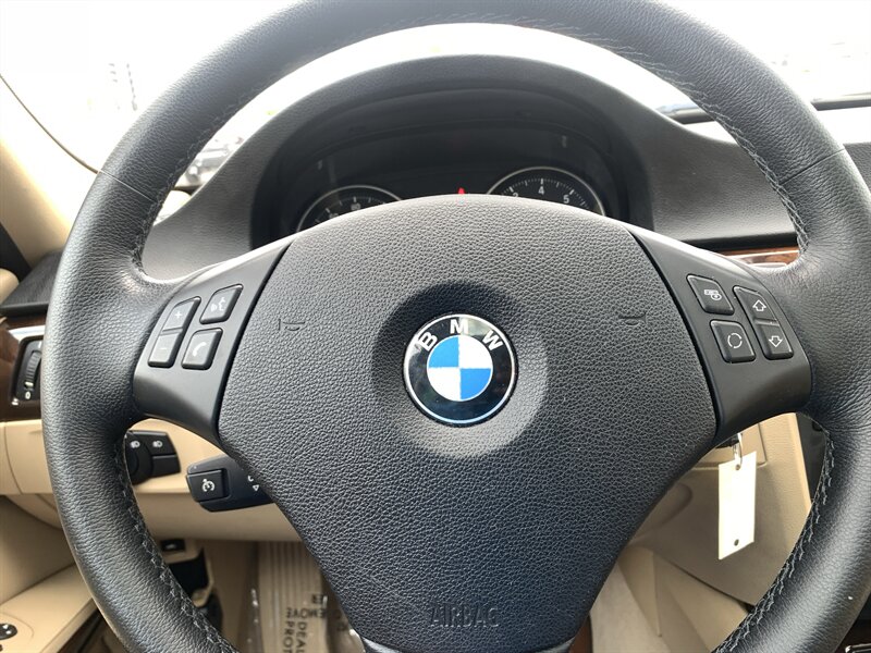 2011 BMW 3 Series 328i xDrive - Photo 18 - Palatine, IL 60074