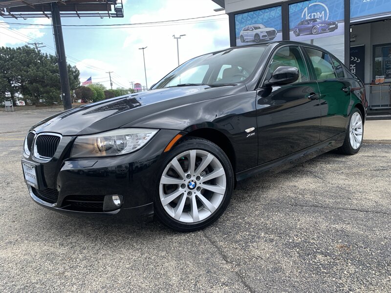 2011 BMW 3 Series 328i xDrive Sedan's photo