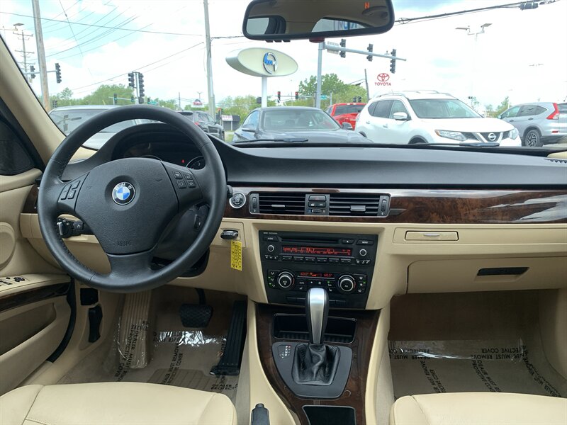 2011 BMW 3 Series 328i xDrive - Photo 14 - Palatine, IL 60074