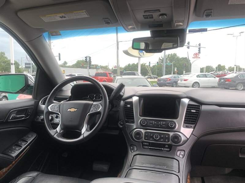 2015 Chevrolet Suburban LTZ - Photo 17 - Palatine, IL 60074