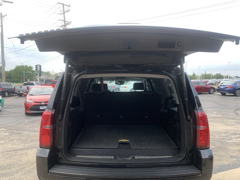 2015 Chevrolet Suburban LTZ - Photo 9 - Palatine, IL 60074