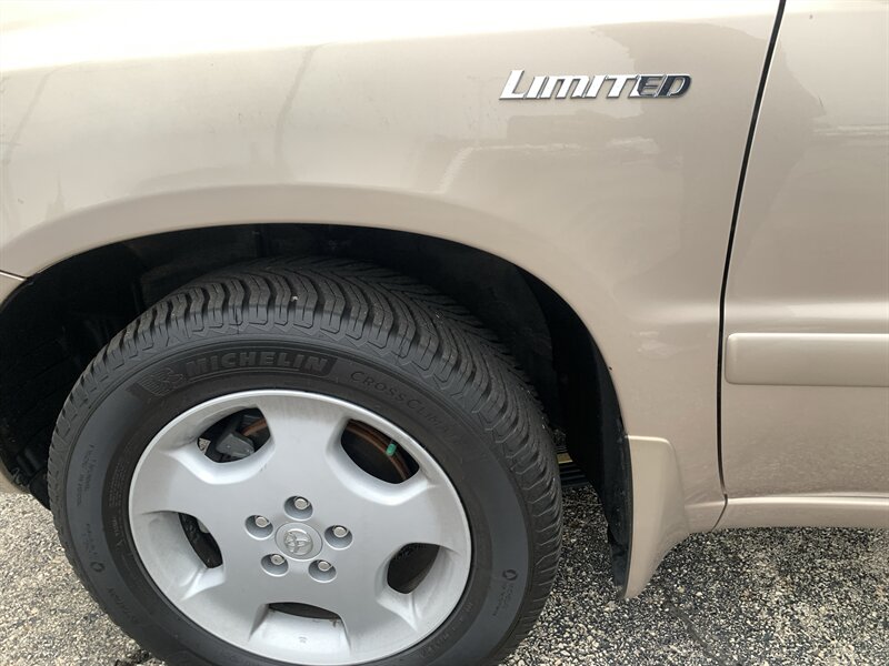 2004 Toyota Highlander Limited - Photo 9 - Palatine, IL 60074