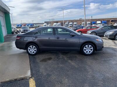 2011 Toyota Camry LE   - Photo 6 - Palatine, IL 60074