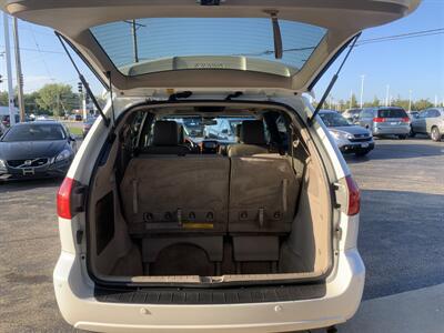 2009 Toyota Sienna XLE   - Photo 7 - Palatine, IL 60074