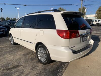 2009 Toyota Sienna XLE   - Photo 8 - Palatine, IL 60074
