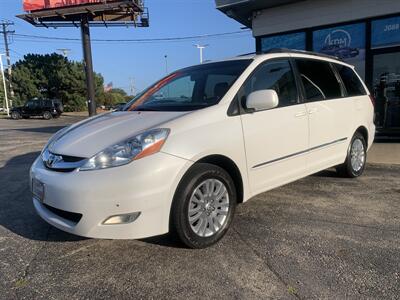 2009 Toyota Sienna XLE   - Photo 1 - Palatine, IL 60074