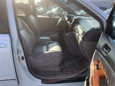 2009 Toyota Sienna XLE   - Photo 13 - Palatine, IL 60074