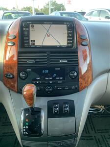 2009 Toyota Sienna XLE   - Photo 36 - Palatine, IL 60074