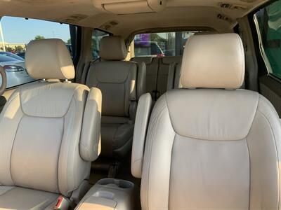 2009 Toyota Sienna XLE   - Photo 11 - Palatine, IL 60074