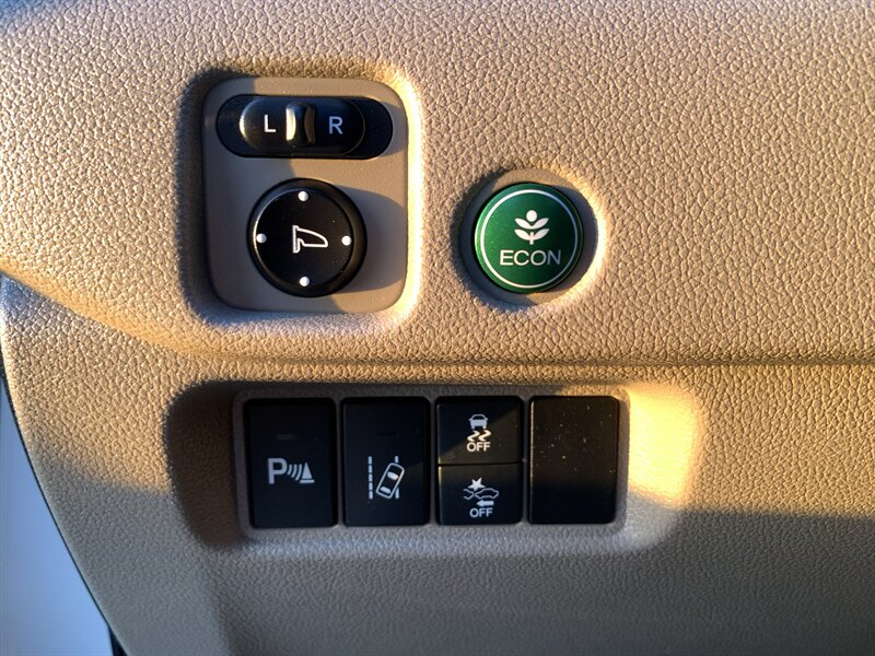 2016 Honda Pilot Elite - Photo 23
