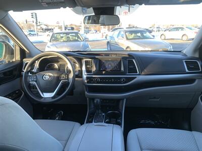 2018 Toyota Highlander LE   - Photo 19 - Palatine, IL 60074