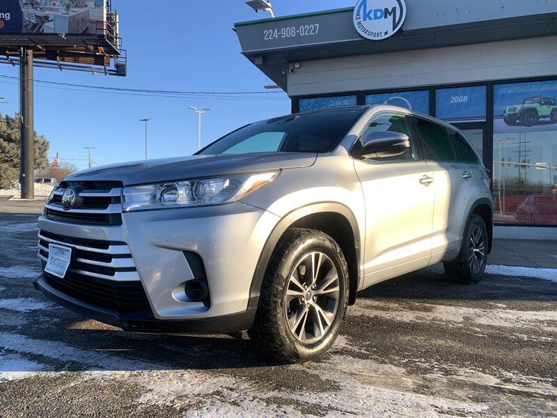 2018 Toyota Highlander LE   - Photo 1 - Palatine, IL 60074
