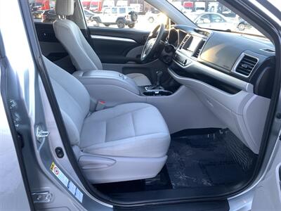 2018 Toyota Highlander LE   - Photo 16 - Palatine, IL 60074