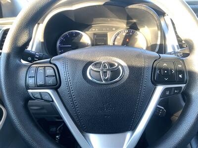 2018 Toyota Highlander LE   - Photo 23 - Palatine, IL 60074