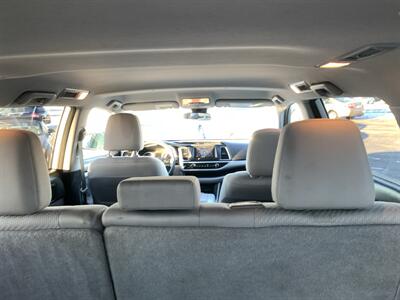 2018 Toyota Highlander LE   - Photo 12 - Palatine, IL 60074