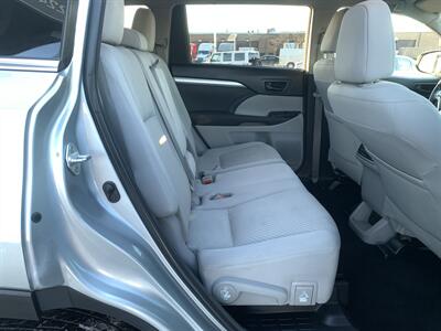 2018 Toyota Highlander LE   - Photo 14 - Palatine, IL 60074