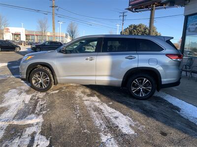 2018 Toyota Highlander LE   - Photo 8 - Palatine, IL 60074