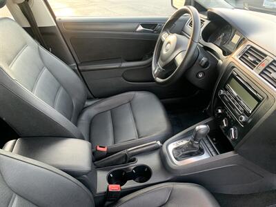 2011 Volkswagen Jetta SE   - Photo 12 - Palatine, IL 60074