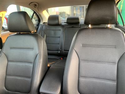 2011 Volkswagen Jetta SE   - Photo 10 - Palatine, IL 60074